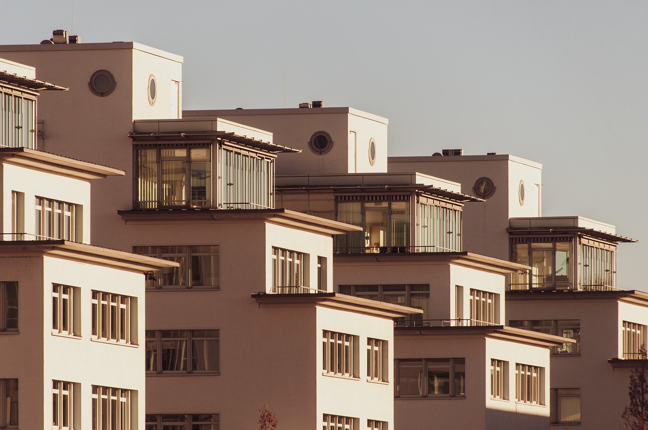 entdecken sie die neuesten trends und entwicklungen auf dem immobilienmarkt. erfahren sie alles über die aktuellen immobilienpreise und wie sie sich auf ihre kaufentscheidungen auswirken.